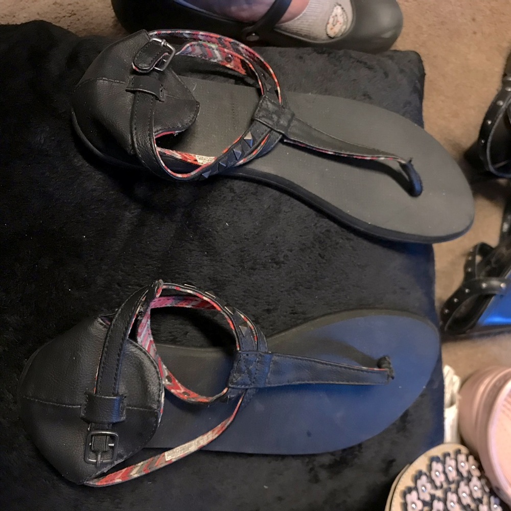 Sandles
